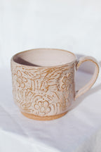 Carved Flower Mug - 20 oz