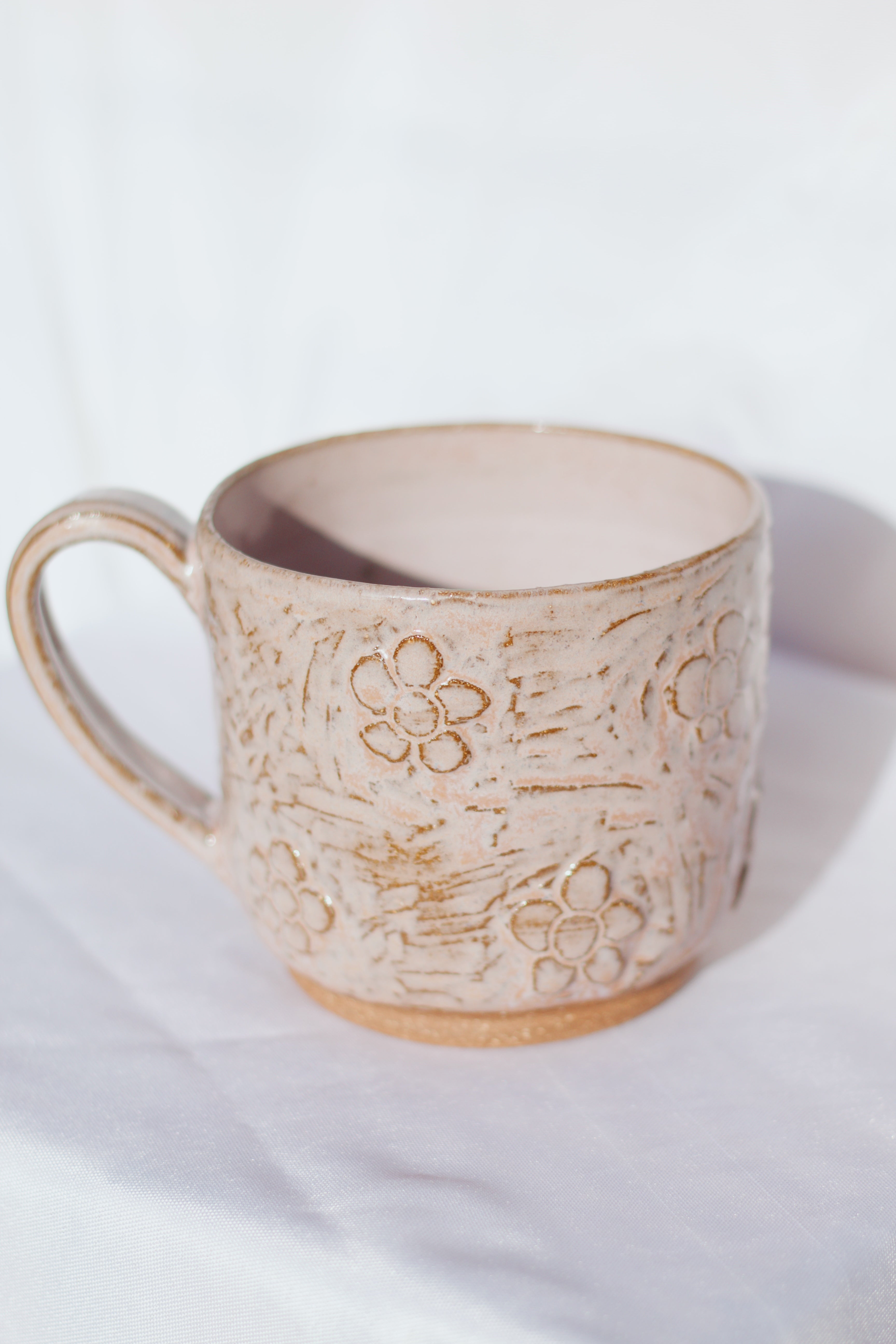 Carved Flower Mug - 20 oz
